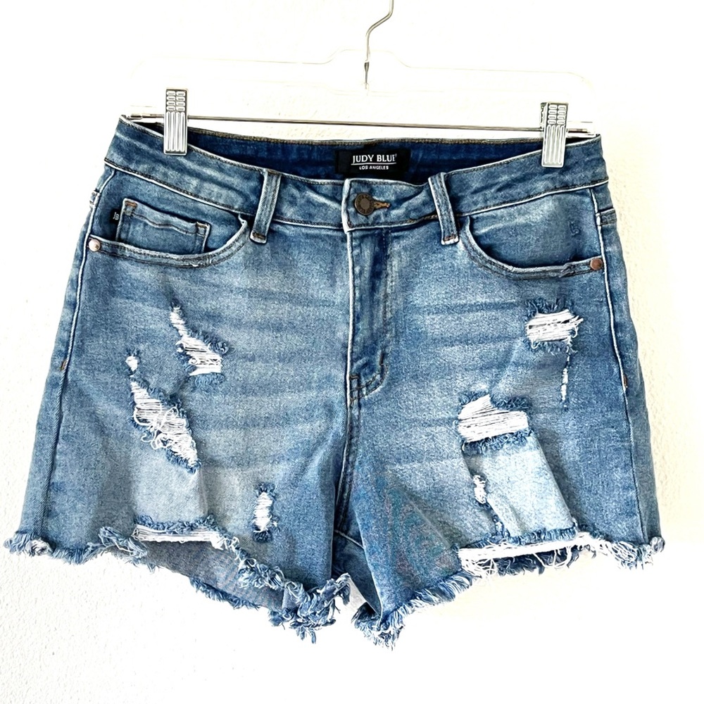 Judy Blue women’s distressed blue jean shorts summer beach size large